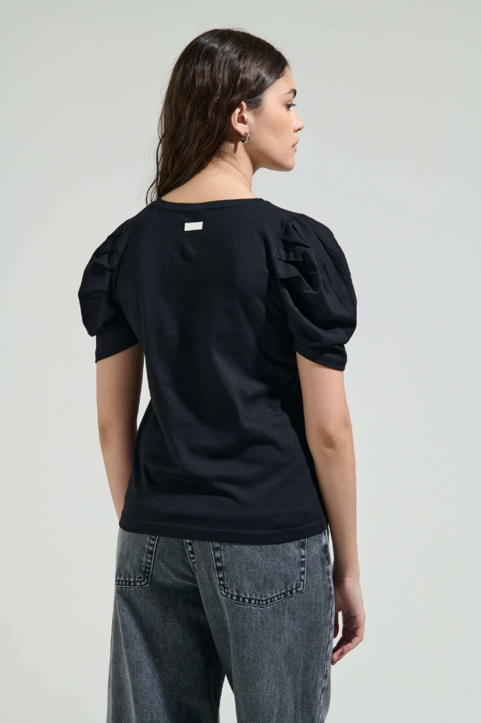 Remera Antonia (Negro)