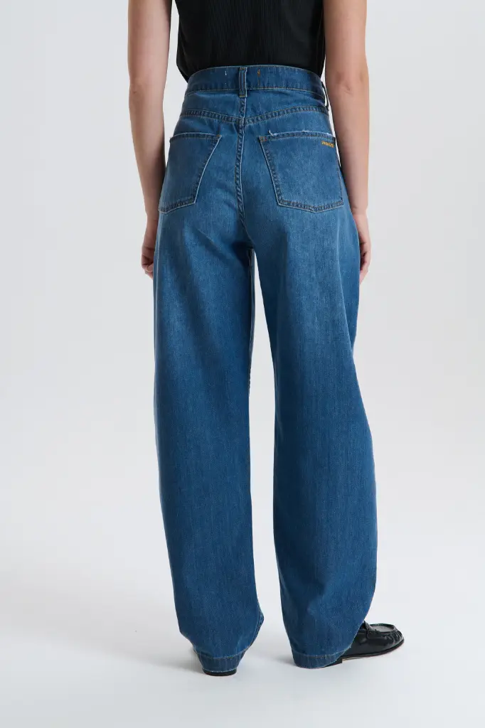 Jean Barrel Blue
