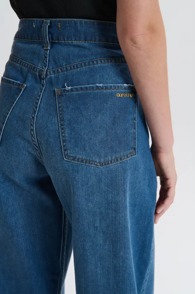 Jean Barrel Blue