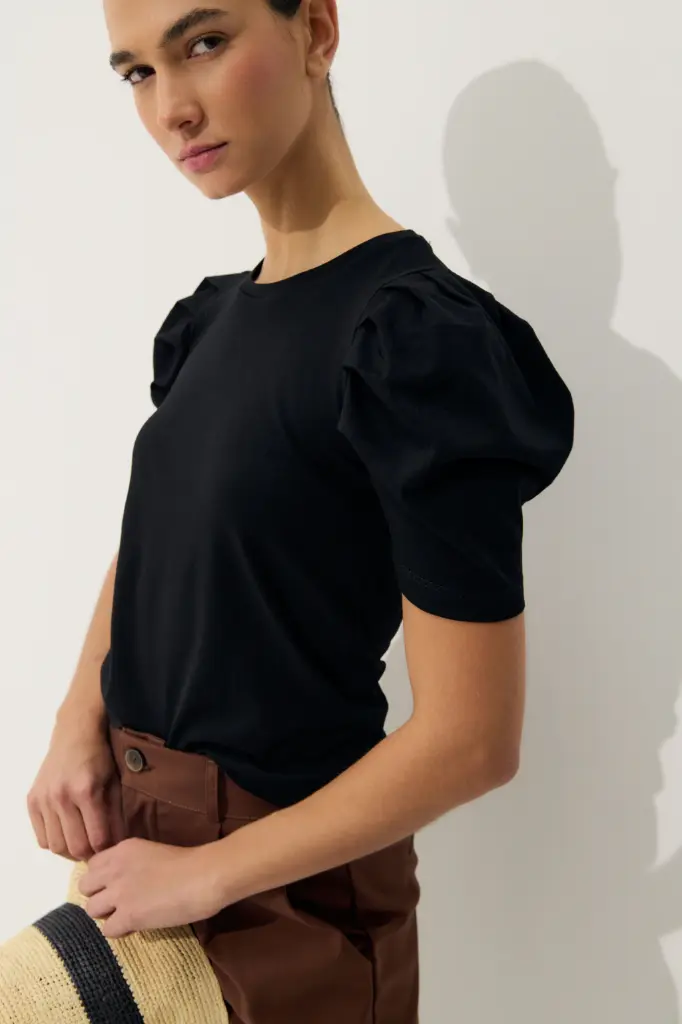 Remera Antonia (Negro)